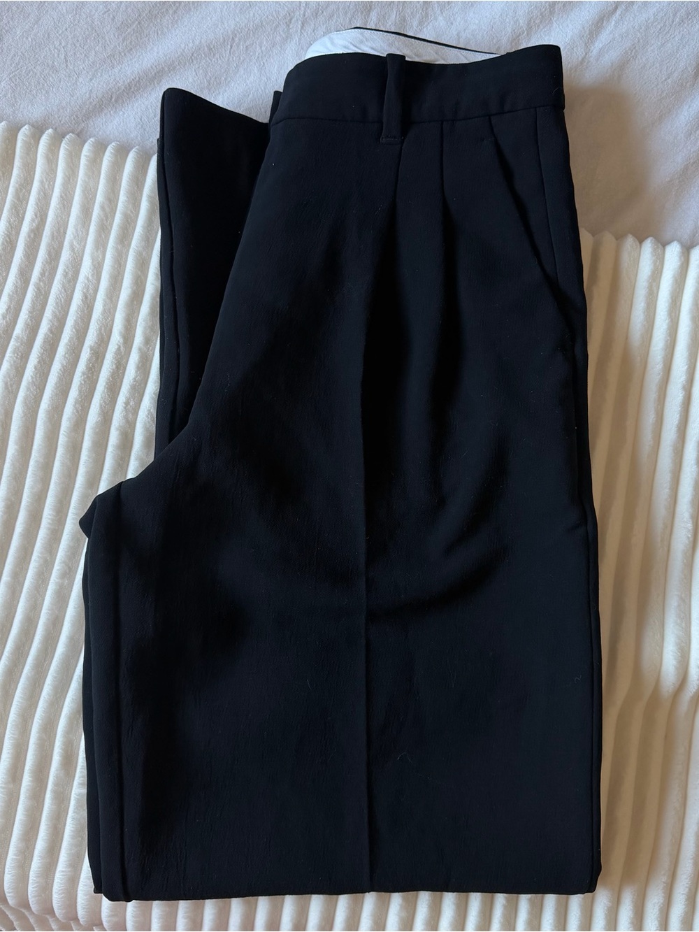 Aritzia Effortless Pant - Short